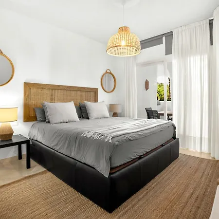 Beachside With Terrace By Hostlovers Apartment Marbella