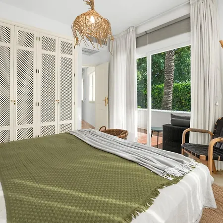 Beachside With Terrace By Hostlovers Apartment